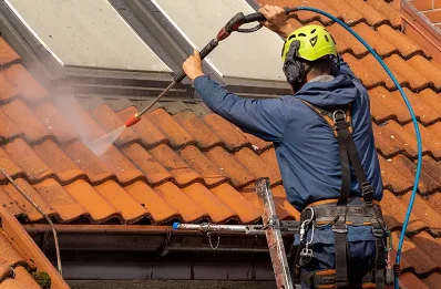 Démoussage et hydrofuge de toiture à Harricourt
